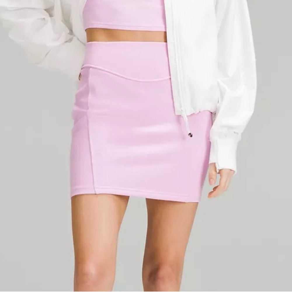 NWT Lululemon Scuba High Rise Mini Skirt in Vitapink Size Medium